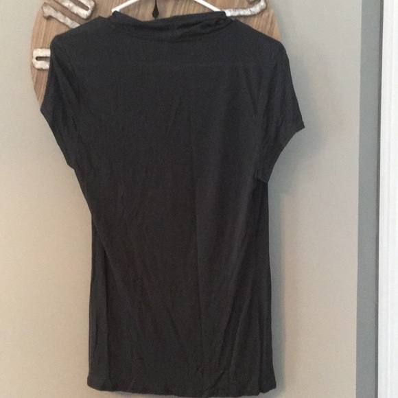 🌻 4/$20 sale 🌻 Grey short sleeve top size large - Picture 7 of 8